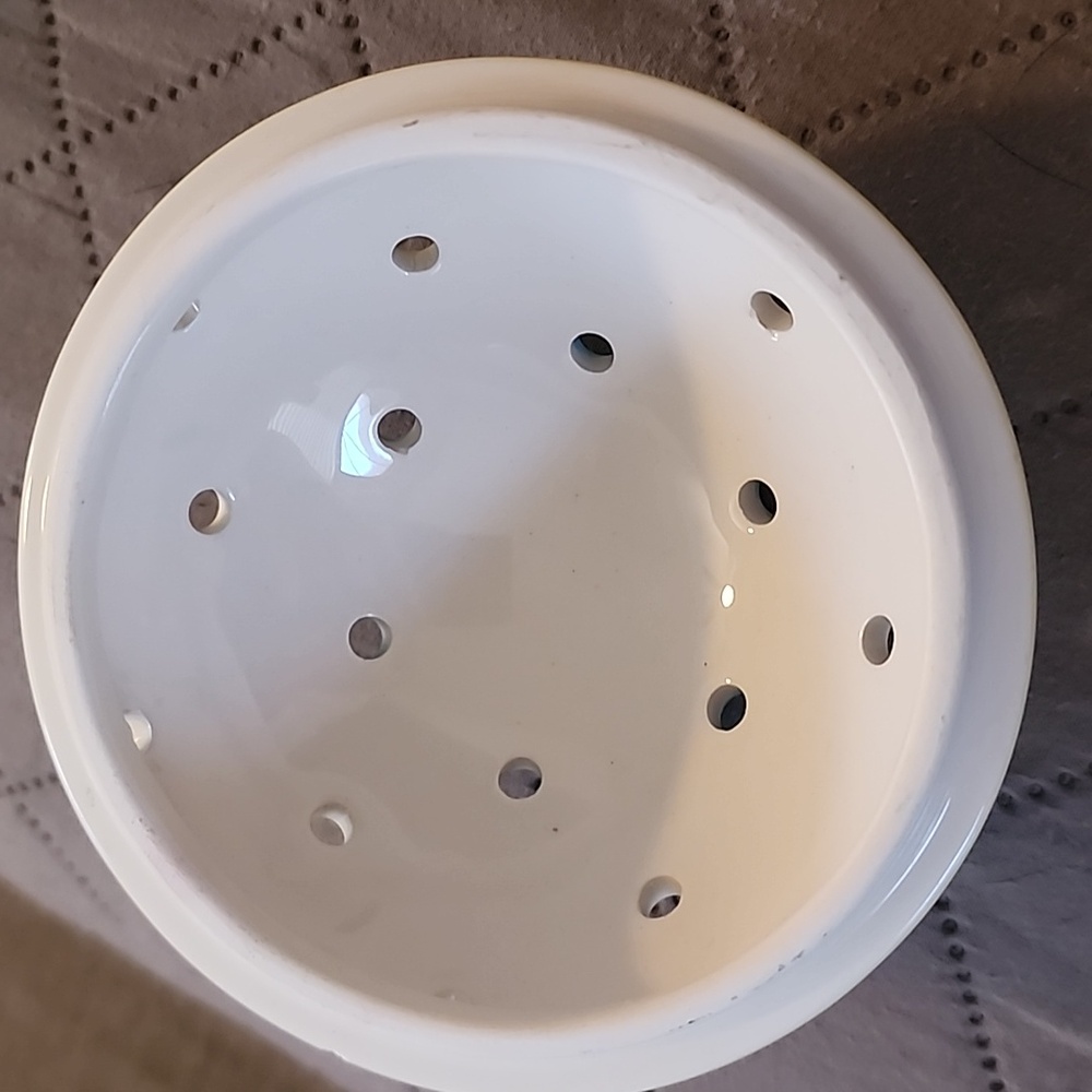 Scentsy Easter Egg Full Size wax warmer/ nightlight. Retired - Picture 5 of 16